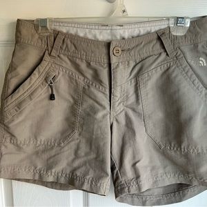 The North Face outdoor shorts sz: 6
